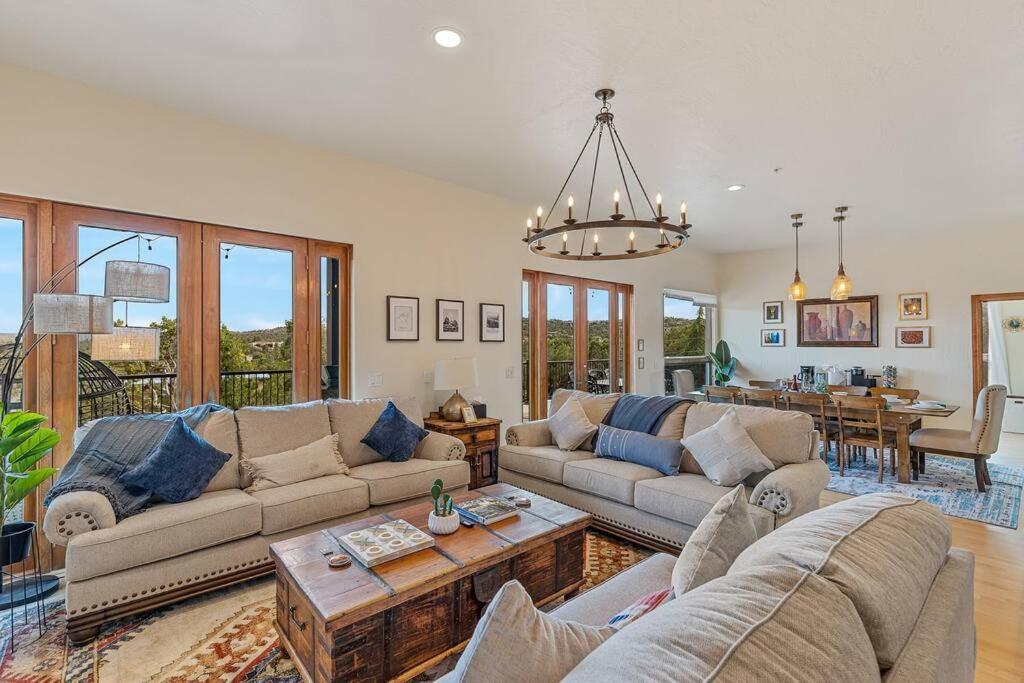Close To Fresh Creek! Sleeps 12 ~ Amazing Views W/Serene Open Space ~ Hot Tub + Game Room ~ Trails Outside Sedona Exterior photo