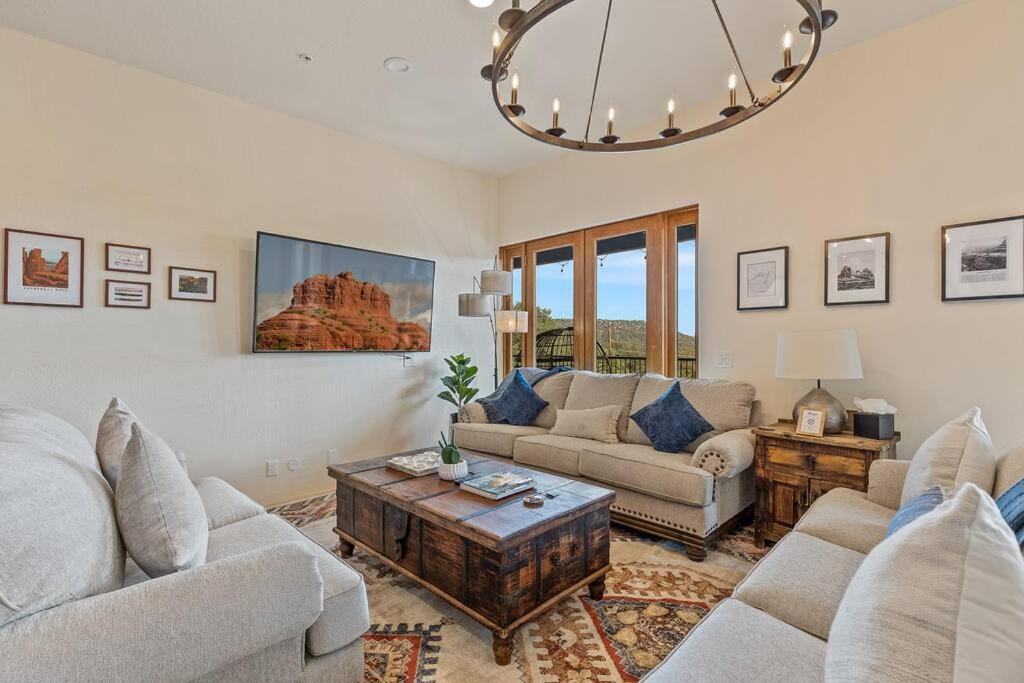 Close To Fresh Creek! Sleeps 12 ~ Amazing Views W/Serene Open Space ~ Hot Tub + Game Room ~ Trails Outside Sedona Exterior photo