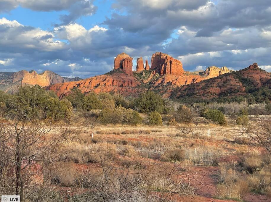 Close To Fresh Creek! Sleeps 12 ~ Amazing Views W/Serene Open Space ~ Hot Tub + Game Room ~ Trails Outside Sedona Exterior photo